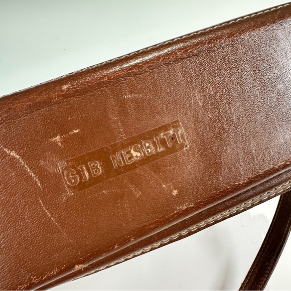 Hinson vintage leather crossbody bag top grain brass hardware - Picture 8 of 15